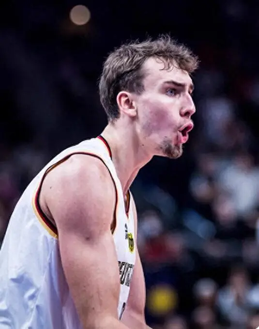 1xbet体育课程-传奇巨星悄然回归，球队如虎添翼