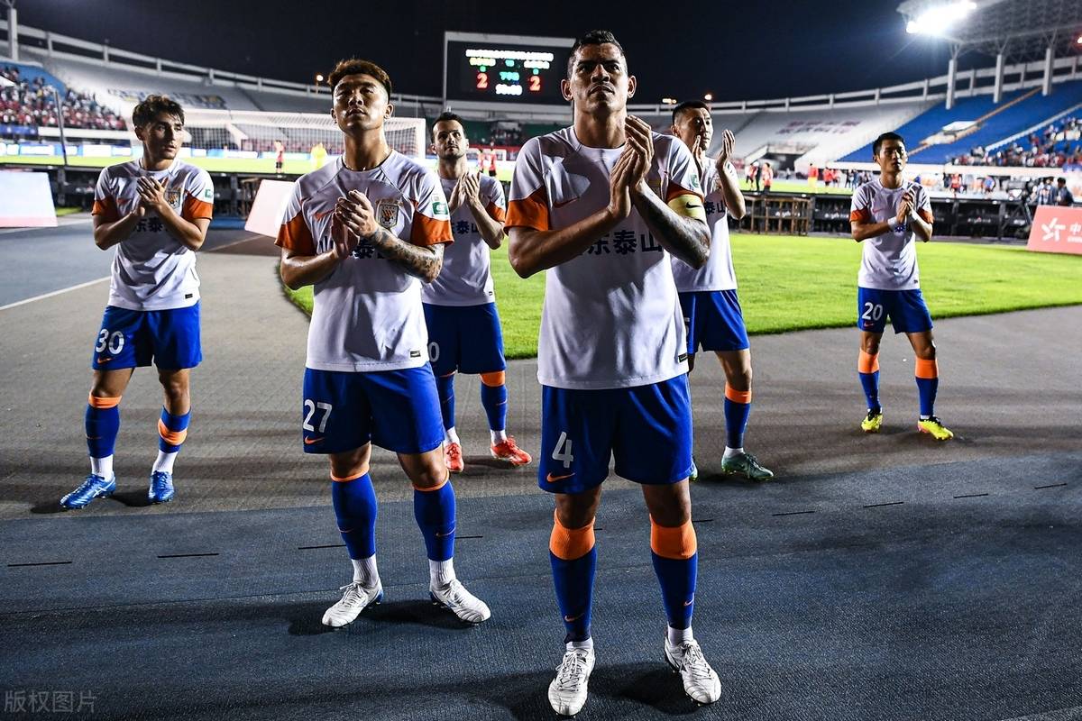 包含巴西代表队备战斗志昂扬争夺头名的词条 包含巴西代表队备战斗志昂扬争夺头名的词条