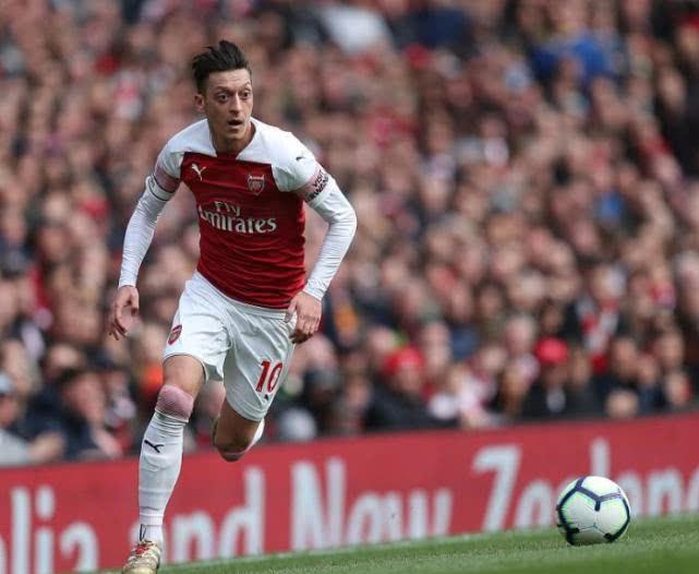 1xbet体育馆-阿贾克斯取得胜利，晋级梦想继续的简单介绍