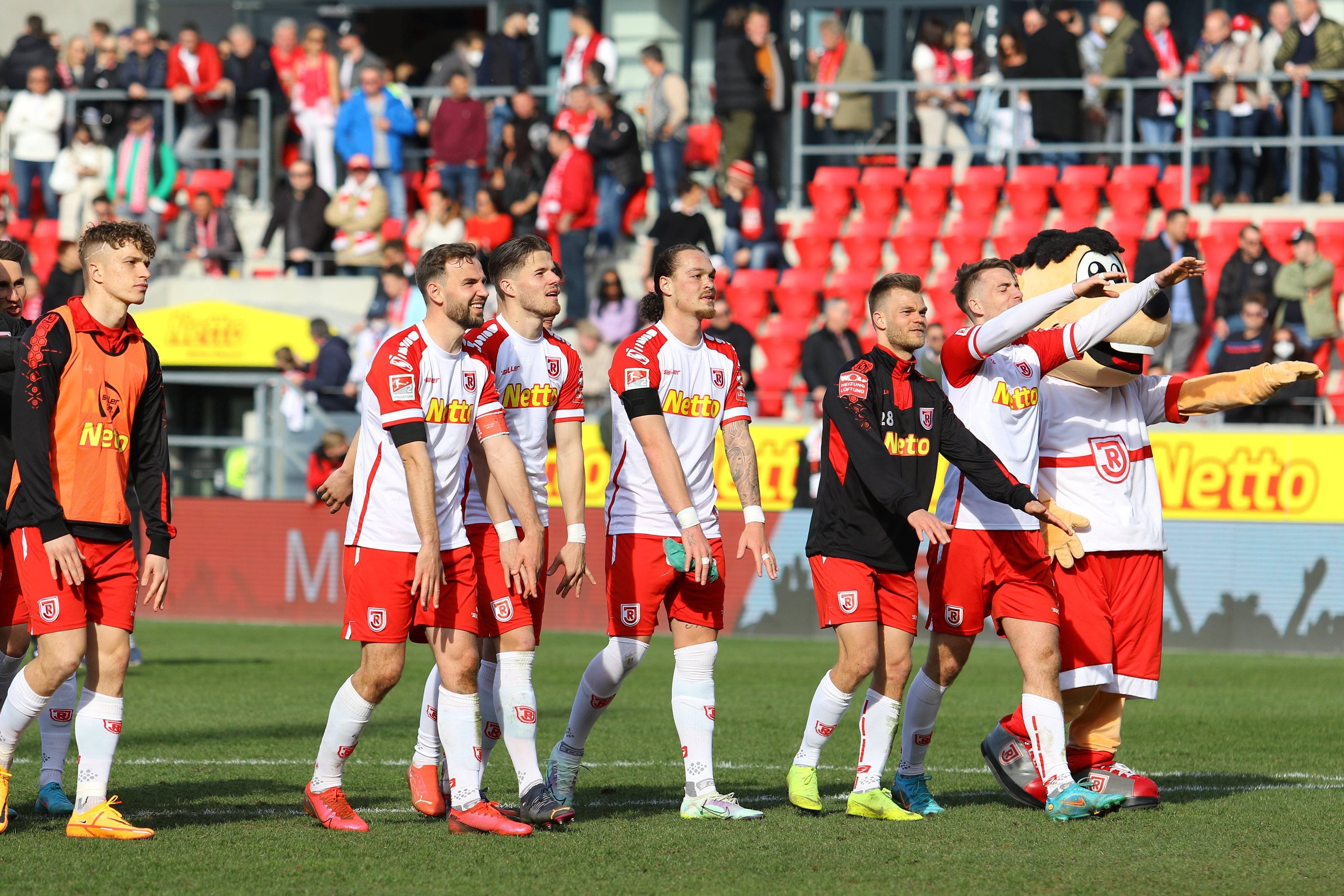 欧预赛比赛:德国客场大胜列支敦士登 欧预赛比赛:德国客场大胜列支敦士登