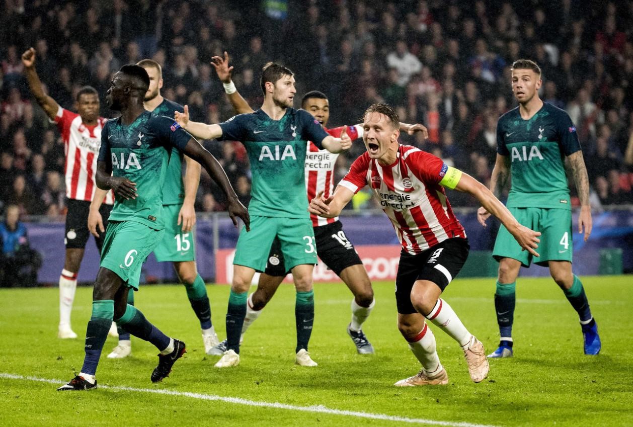 包含阿贾克斯联赛绝对领先,实力不容小觑的词条 包含阿贾克斯联赛绝对领先,实力不容小觑的词条