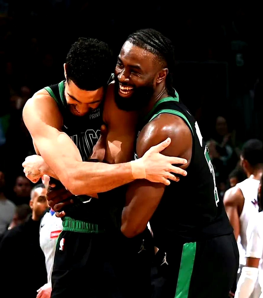 凯尔特人中坚受伤情况不容乐观,球队深度成问题 凯尔特人中坚受伤情况不容乐观,球队深度成问题