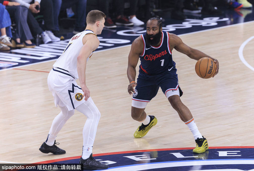 猛龙队遭遇伤病波折,急需替补球员 猛龙队遭遇伤病波折,急需替补球员