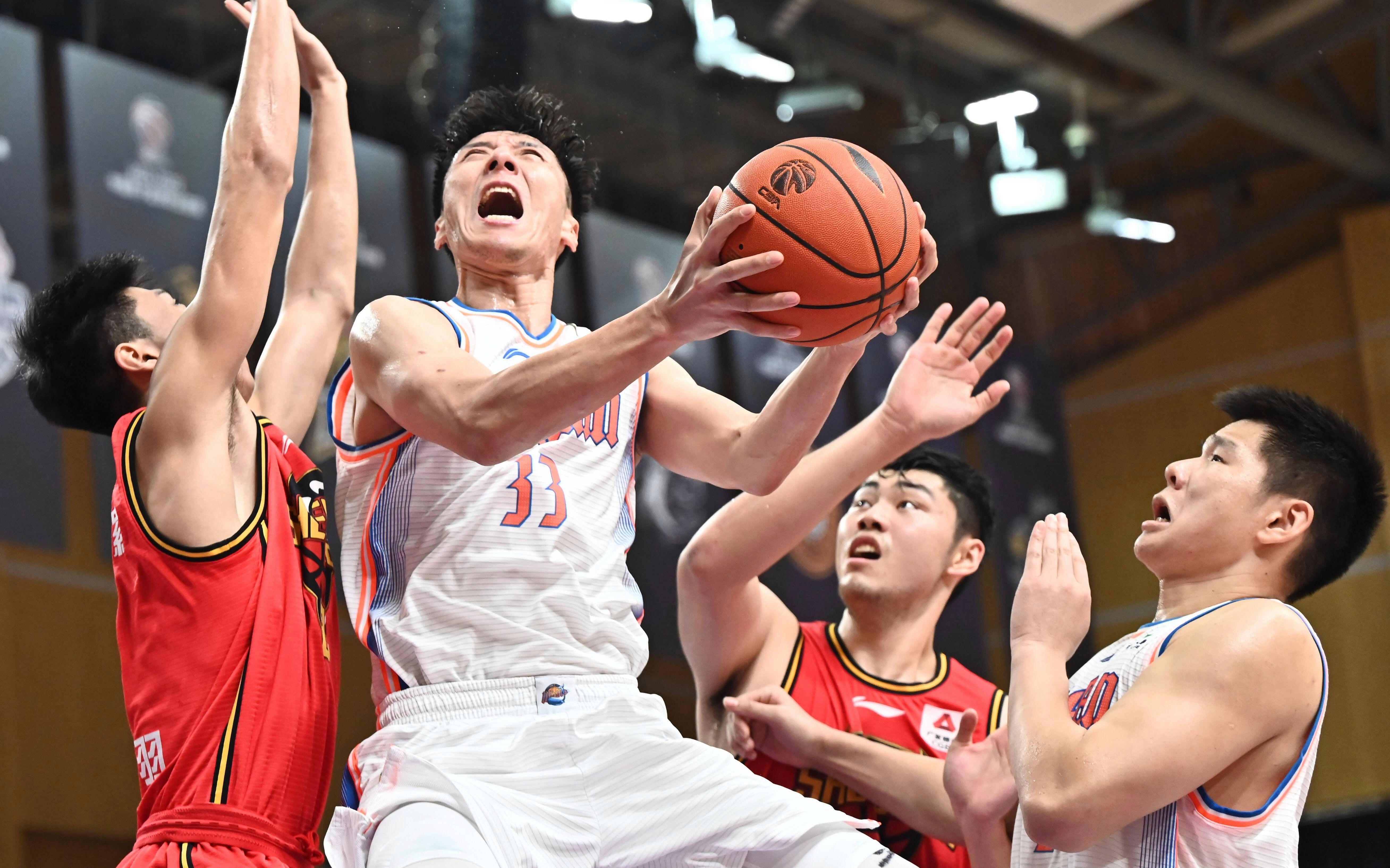 关于球队老将宣布退役，感动球迷泪目送别的信息