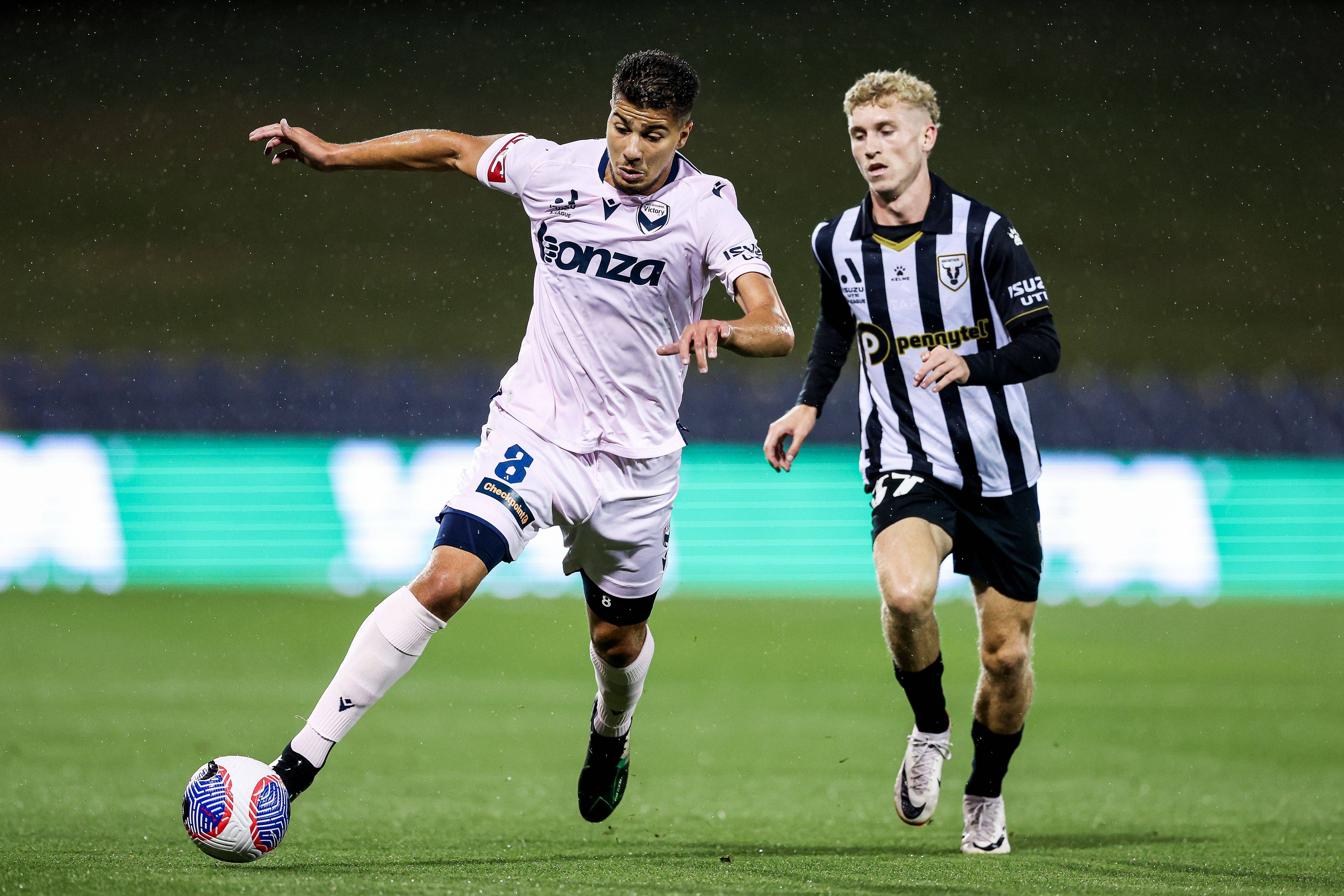 中场核心送礼离队,留洋澳洲联赛的简单介绍 中场核心送礼离队,留洋澳洲联赛的简单介绍